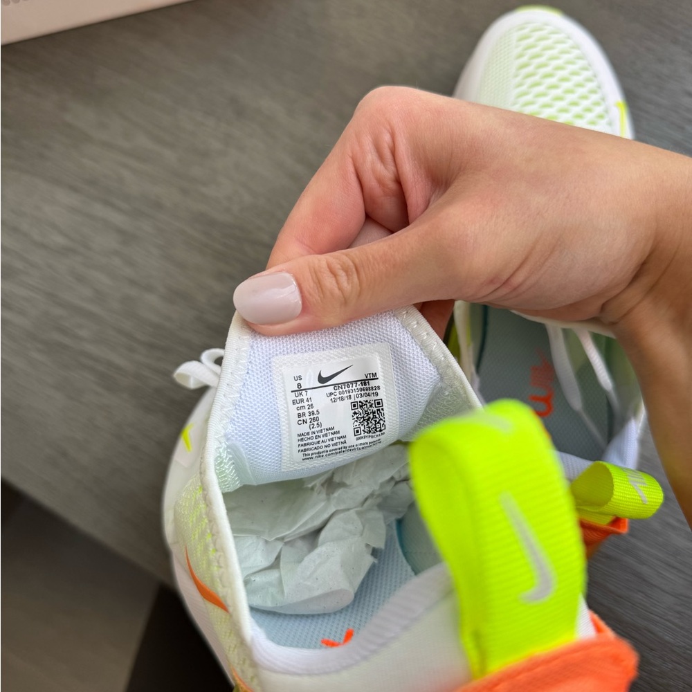 Men’s Nike Air Max 270 - Picture 4 of 5